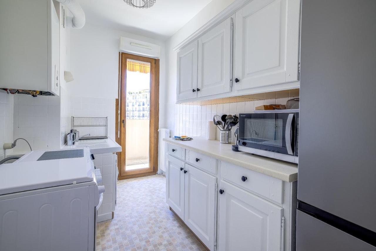 Sublime Two Bedroom With Terrace Apartment *